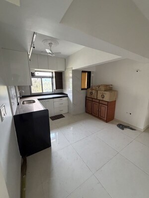 Team Area in 3 BHK Apartment at Arihant Enclave Borivali, Borivali East – for Rent