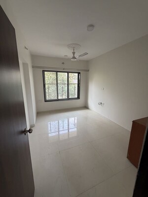 Room in 3 BHK Apartment at Arihant Enclave Borivali, Borivali East – for Rent