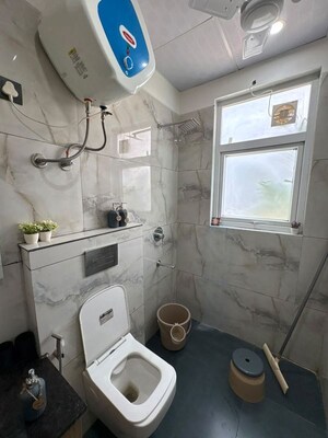 Bathroom in 1 BHK Builder Floor at Sector 38 – for Rent