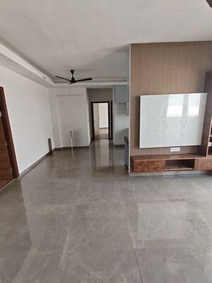 Room in 2 BHK Apartment at Tulip Yellow, Sector 69 – for Rent