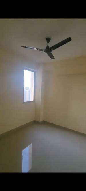Room in 3 BHK Apartment at Conscient Habitat Residences, Sector 78 – for Sale