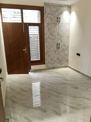 Room in 3 BHK Builder Floor at Vasundhara Sector 1 – for Rent