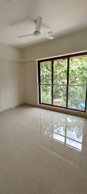 Bedroom in 2 BHK Apartment at Sindhi Society, Chembur – for Rent