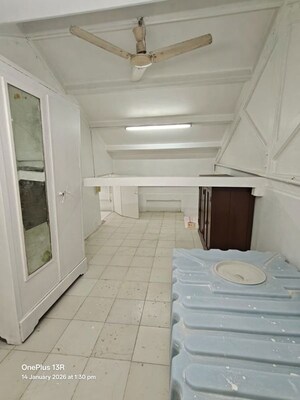 Bedroom in 2 BHK Apartment at Bagdad Mention Building, Umerkhadi – for Rent