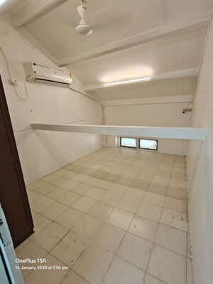 Bedroom in 2 BHK Apartment at Bagdad Mention Building, Umerkhadi – for Rent
