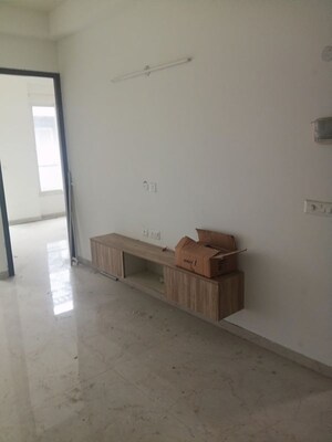 Room in 3.5 BHK Builder Floor at Smart World Orchard, Sector 61 – for Rent