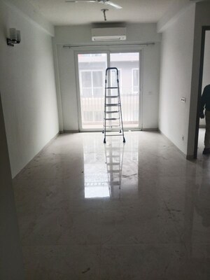 Room in 3.5 BHK Builder Floor at Smart World Orchard, Sector 61 – for Rent