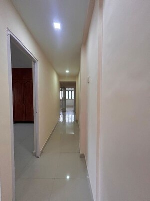 Building Lobby in 1 BHK Apartment at Radha Apartment Vile Parle, Vile Parle West – for Rent
