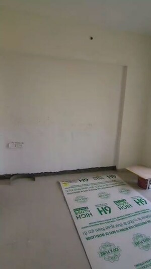 Bedroom in 4 BHK Apartment at Chembur – for Rent