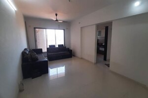 Room in 2 BHK Apartment at Hirani Swanand Oasis, Kurla – for Rent