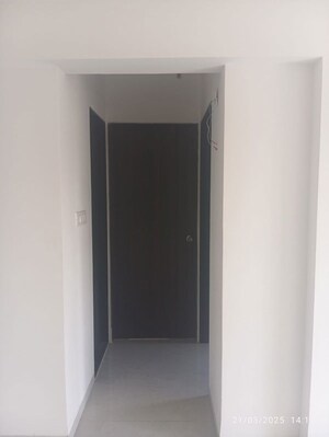 Room in 1 BHK Apartment at Sayba Tulip, Kurla East – for Rent