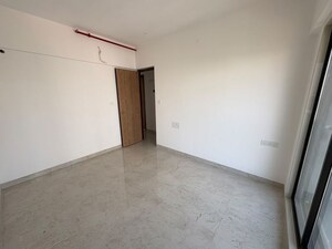 Room in 2 BHK Apartment at Vrindavan CHS, Borivali East – for Rent