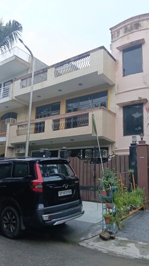 3 BHK Builder Floor For Rent in Sector Swarn Nagri
