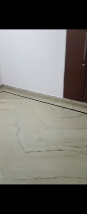 Furnished Amenities in 3 BHK Builder Floor at Sector Swarn Nagri – for Rent