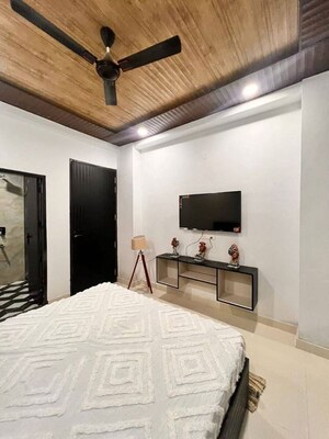 Bedroom in 1 BHK Builder Floor at Saket – for Rent
