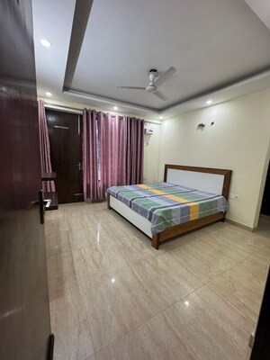 Bedroom in 3 BHK Builder Floor at Sector 52 – for Rent