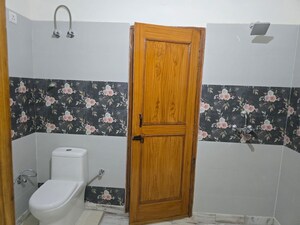 Furnished Amenities in 3 BHK Builder Floor at Sector 40 – for Rent