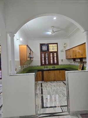 Bedroom in 3 BHK Builder Floor at Sector 40 – for Rent
