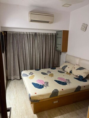 Bedroom in 3 BHK Apartment at Rohit Apartments, Andheri West – for Rent