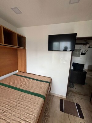 Team Area in 2 BHK Apartment at Mamta Apartment Andheri, Andheri West – for Rent