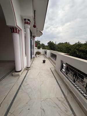 Balcony in 3 BHK Independent House at Rwa Jalvayu Vihar Noida, Sector 25 – for Rent
