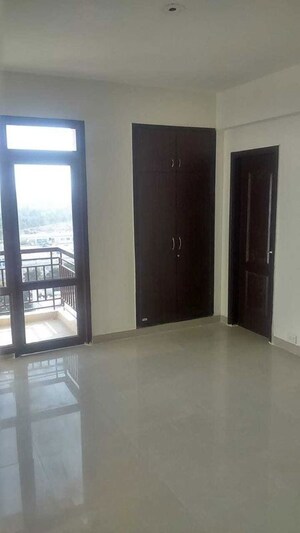 Room in 3 BHK Apartment at Vipul Lavanya, Sector 81 – for Sale