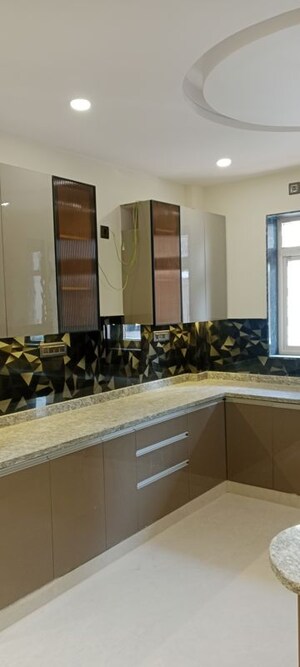 Team Area in 3 BHK Builder Floor at BPTP District 3, Sector 85 – for Sale