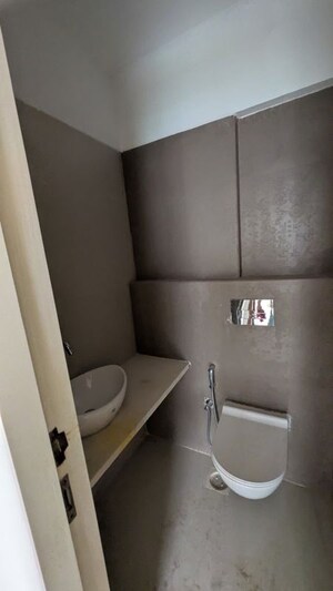 Furnished Amenities in 3 BHK Apartment at Dosti Mezzo 22, Sion East – for Rent