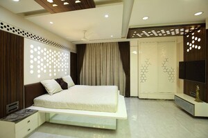 Bedroom in 6 BHK Independent House at Kandivali West – for Sale