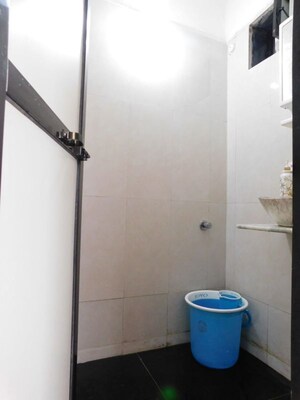 Furnished Amenities in 1 BHK Apartment at Malad East – for Rent