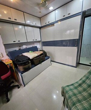 Team Area in 1.5 BHK Apartment at Nahars Everest, Versova – for Rent