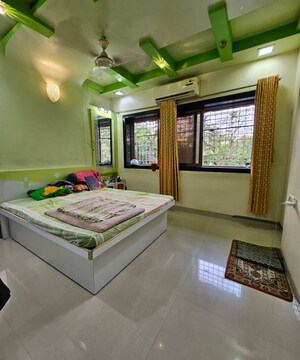 Bedroom in 1.5 BHK Apartment at Nahars Everest, Versova – for Rent