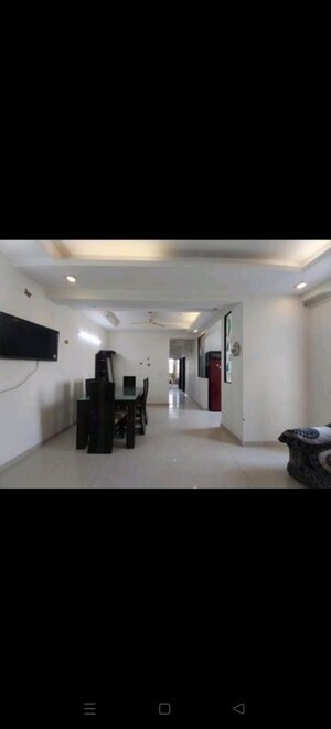 Team Area in 3 BHK Apartment at Prateek Wisteria, Sector 77 – for Rent