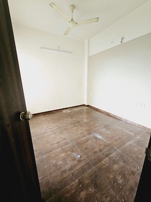 Room in 2 BHK Apartment at Konark Krish, Mundhwa – for Rent