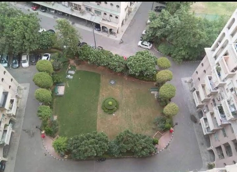 Garden, dlf-ridgewood-estate 3 Bedroom 1480 Sq.Ft. Apartment In Dlf Phase iv Gurgaon 10795872