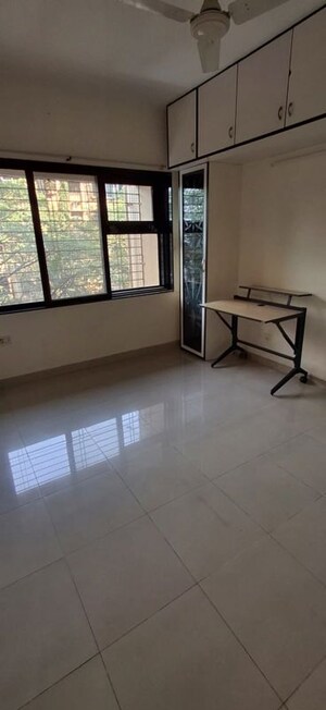 Room in 2 BHK Apartment at Samartha Deep, Andheri West – for Rent