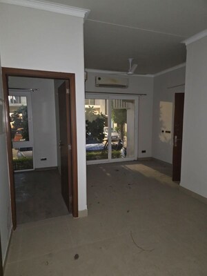 Room in 3 BHK Apartment at Central Park Flower Valley Aqua Front Towers, Sohna Sector 33 – for Sale