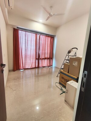 Room in 3 BHK Apartment at Lodha The Park, Worli – for Rent