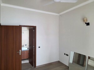 Room in 3 BHK Apartment at Central Park Flower Valley, Sohna Sector 33 – for Rent