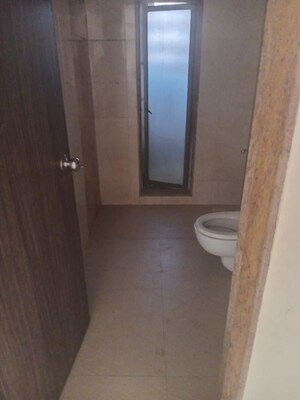 Room in 2 BHK Apartment at HDIL Metropolis Residences, Andheri West – for Rent
