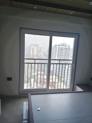 Room in 2 BHK Apartment at Siddha Sky, Sion – for Rent
