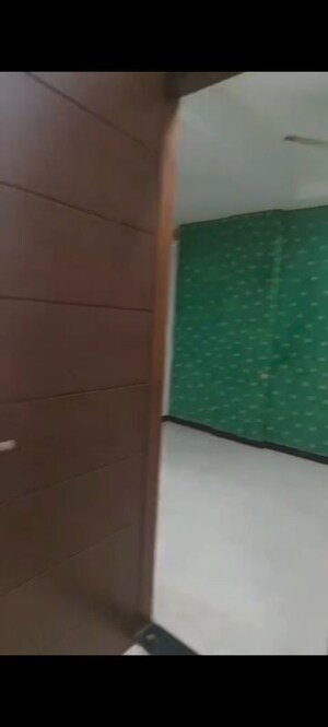 Room in 2 BHK Builder Floor at Vaishali Sector 6 – for Rent