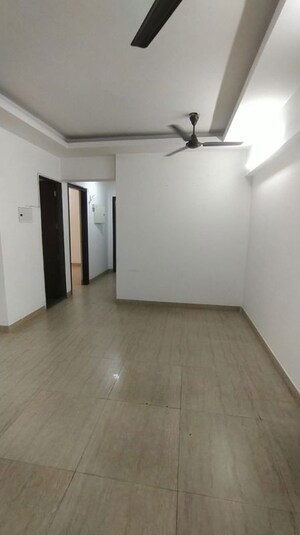 Room in 2 BHK Apartment at HDIL Metropolis Residences, Andheri West – for Rent