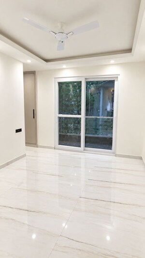 Room in 4 BHK Builder Floor at Chattarpur – for Rent