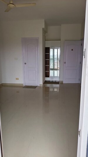 Room in 2 BHK Apartment at Shriram Sahaana, Yelahanka – for Rent