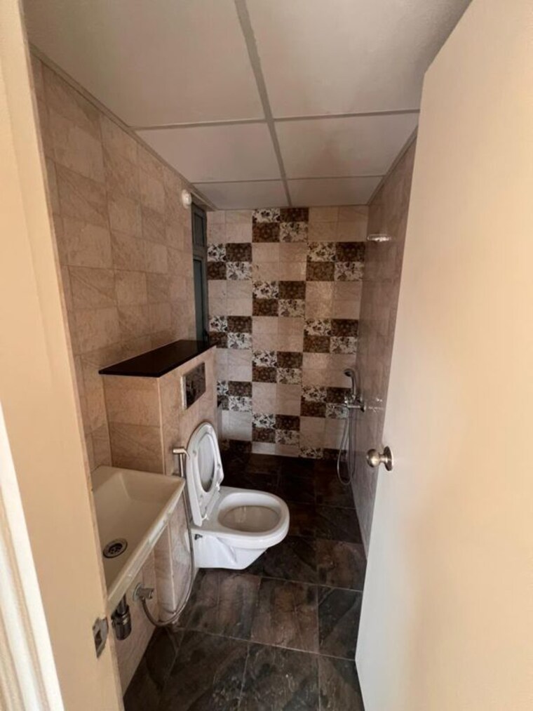 Bathroom, mahindra-happinest-tathawade-phase-1 2 Bedroom 702 Sq.Ft. Apartment In Tathawade Pune 10796047