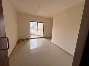 Room in 2 BHK Apartment at Mahindra Happinest Tathawade Phase 1, Tathawade – for Rent