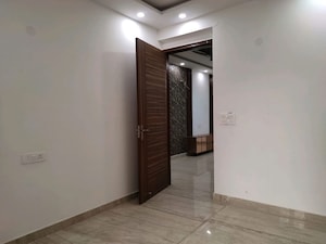 Room in 4 BHK Builder Floor at Chattarpur – for Rent