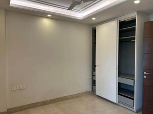 Room in 3 BHK Apartment at Freedom Fighters Enclave – for Rent