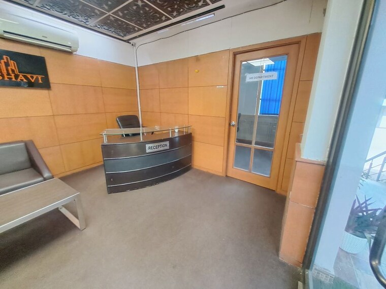 Living Room, sector 63 Commercial Office Space 3000 Sq.Ft. In Sector 63 Noida 10796149